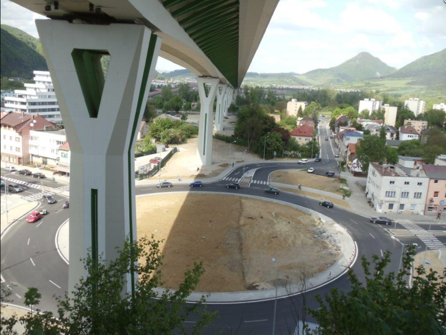 záběr na život pod estakádou v PB<br />zdroj: Hastra.sk