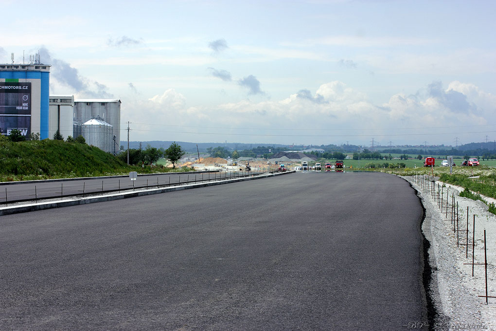 u sila už leží asfalt