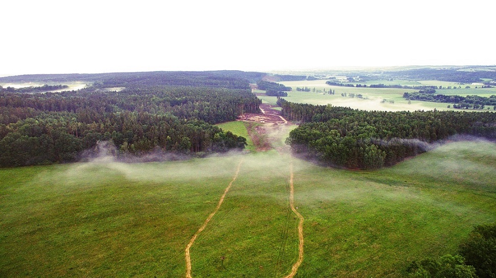 Pohled nedaleko obce Plav směr České Budějovice