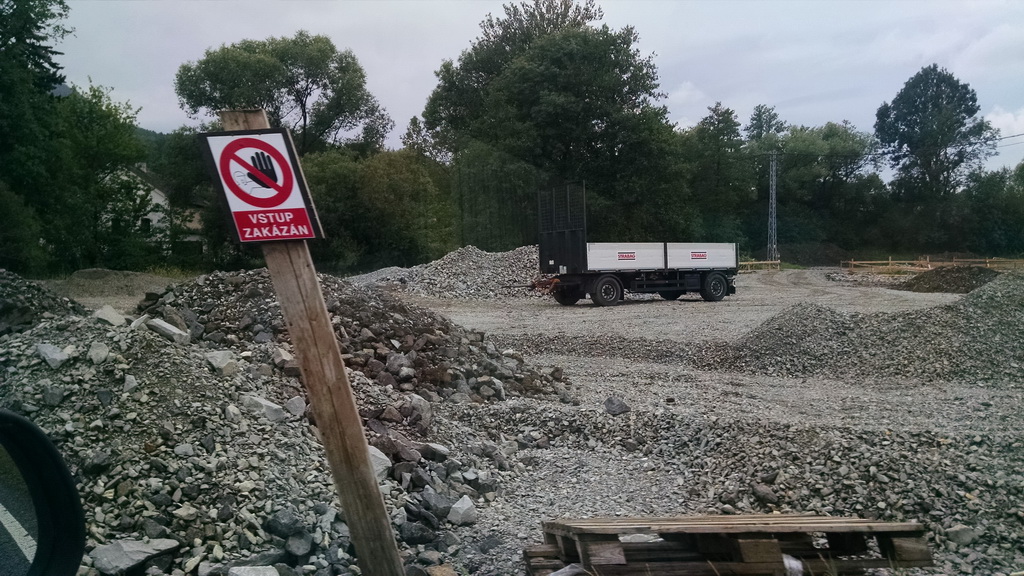 Staveniště - fy Strabag.