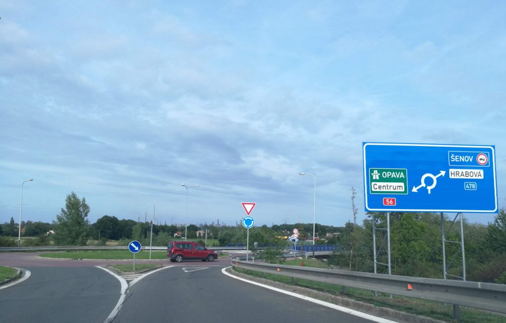 img1.jpg