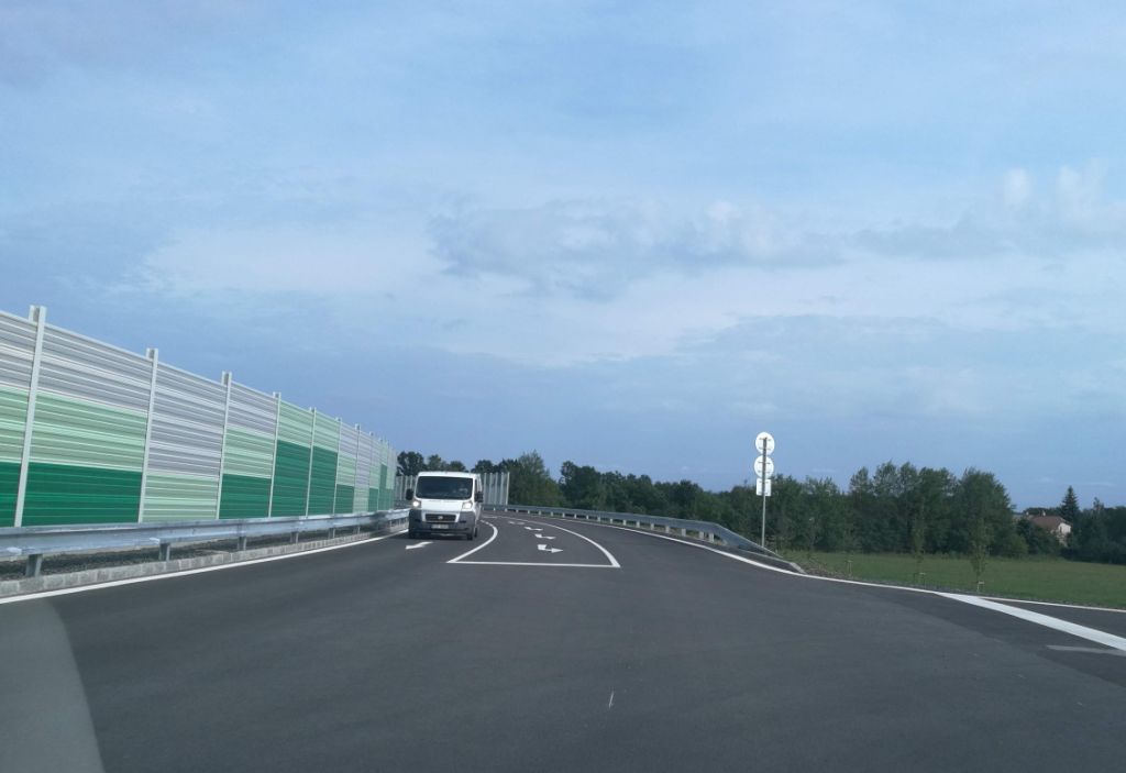 img4.jpg