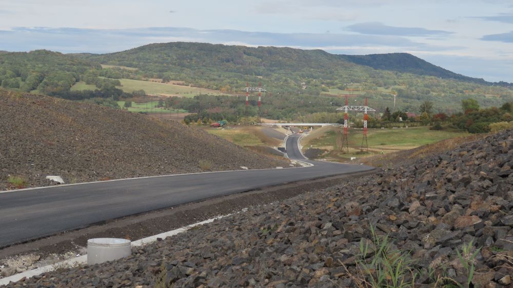 Kravaře obchvat - pohled od kruháku
