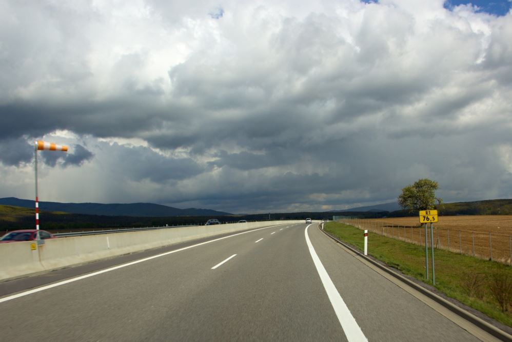 R1-77.JPG
