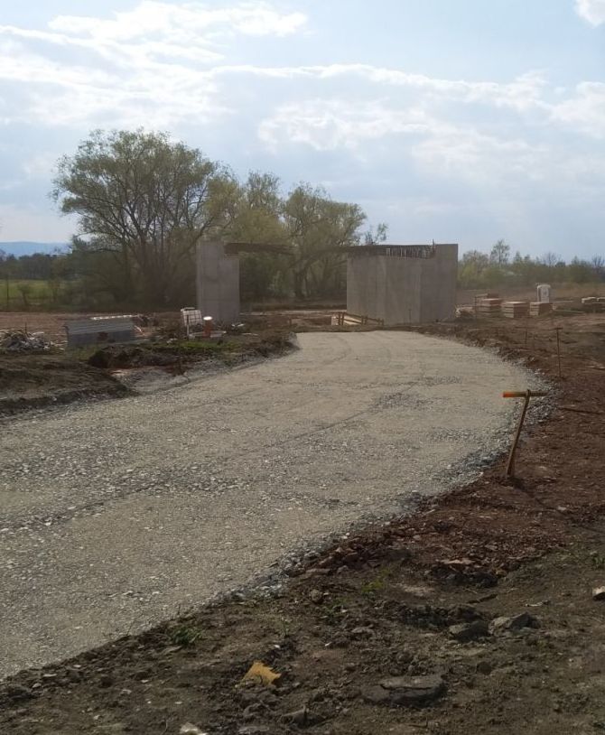 Mistni cesta spojujici Rudolfov a SV okraj ČB