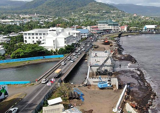 Výstavba mostu Vaisigano, souvis s novým 4- pruhem. Financování je zajištěno z japonské agentury JICA.