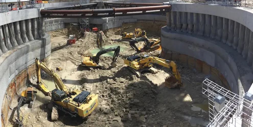 At the Parramatta Road Ventilation Facility, the pile capping beams were propped by three temporary steel props spanning more than 28m (image courtesy WestConnex | Transurban / Arcadis)