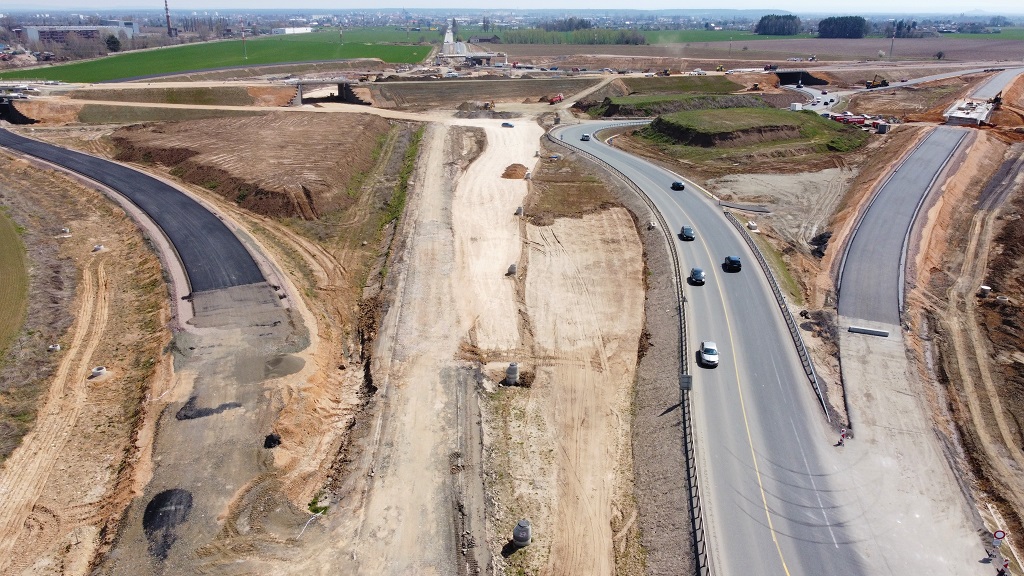 vjezd do MÚK od Liberce, vpravo směr Praha