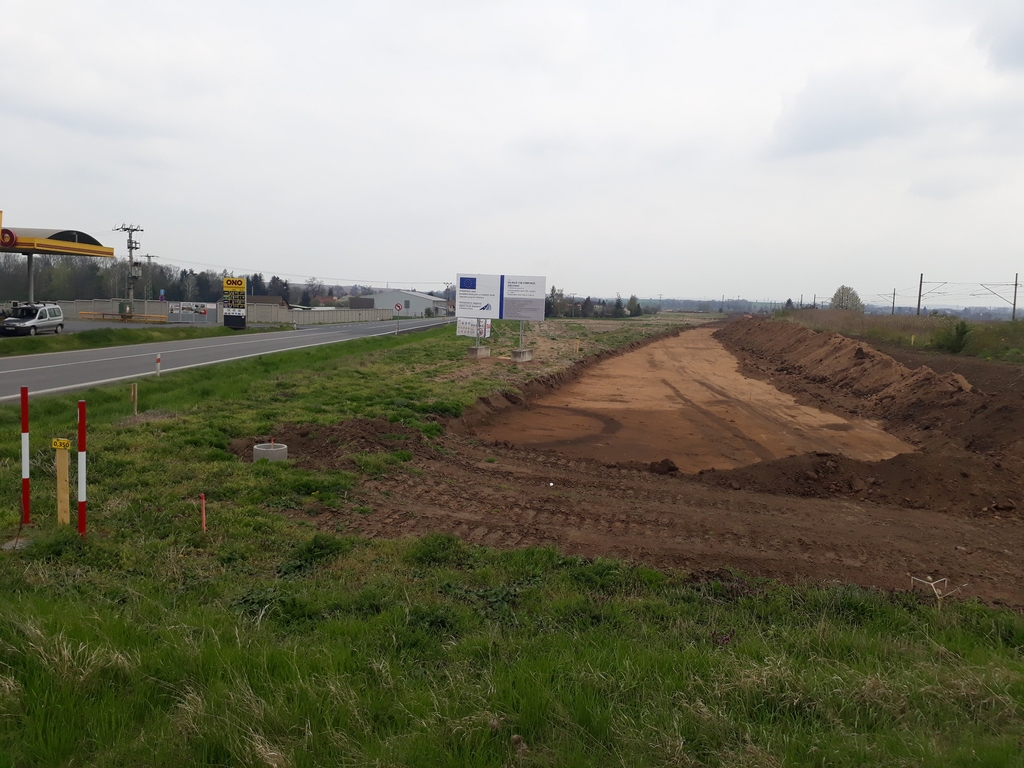 Cirkvice u TankONO, pohled smer HB