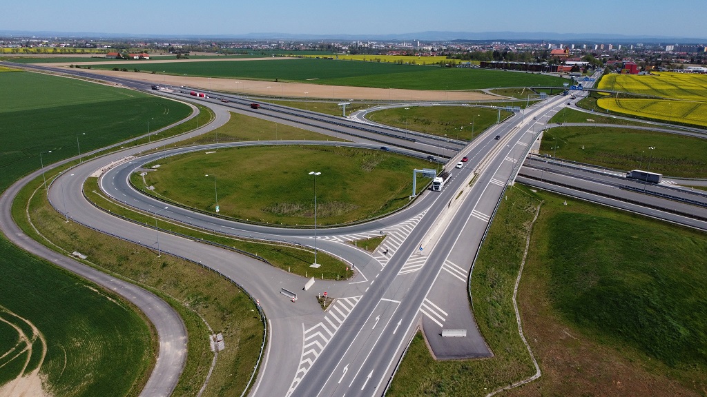 vlevo směr Jaroměř