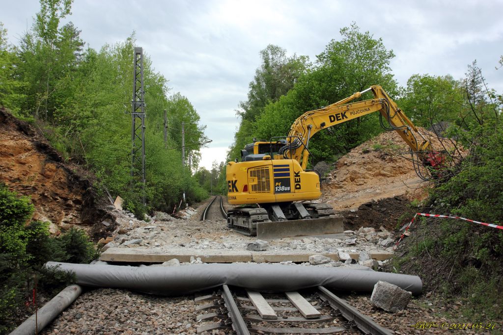 2021-05-21-6449s_Dobrejovice_most_v_km_13,600.jpg