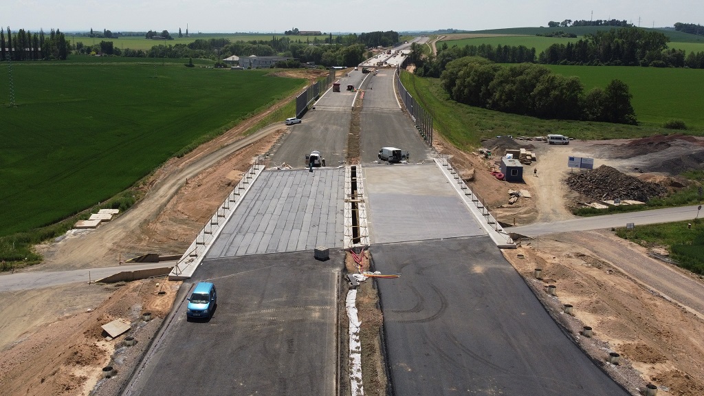 Trasa od mostu, směr Hradec Králové.