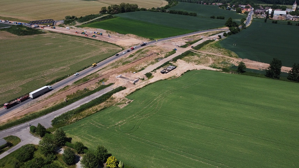 Prostor OK přeložky I/33 a I/37. Směr Trutnov.