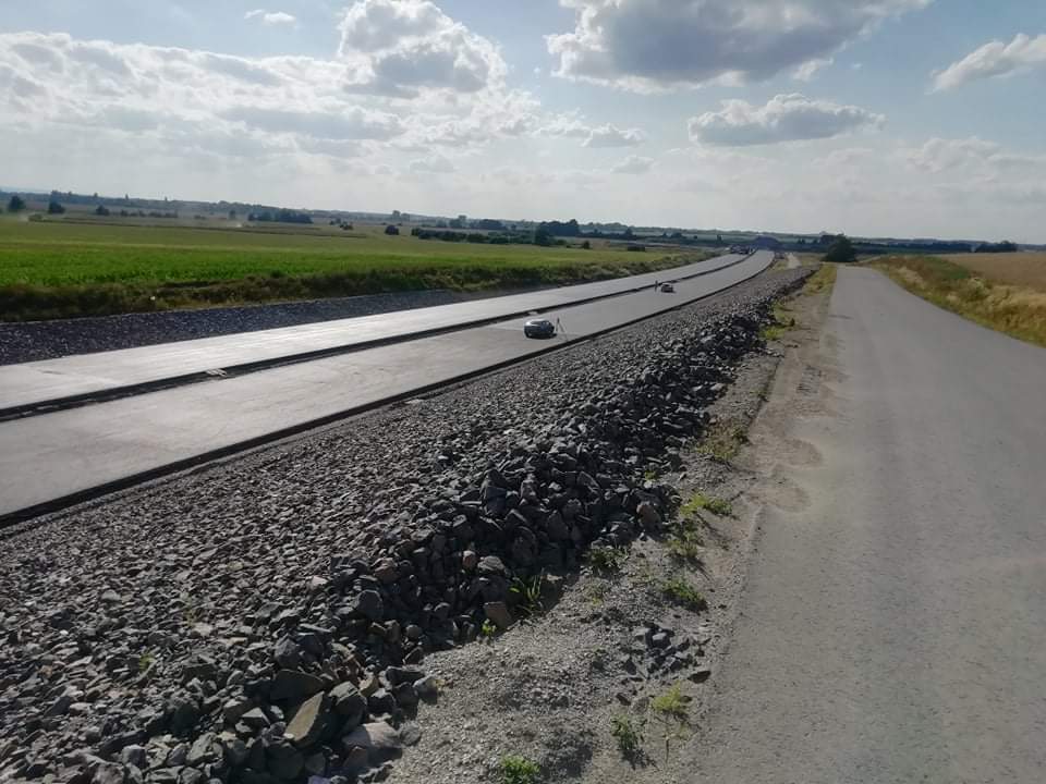 Pokládka asfaltové vrstvy 29.7.2021 Dolní Roveň odpočívka