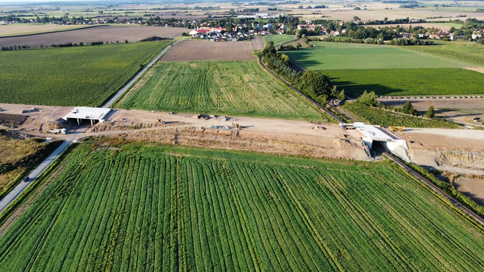 Časy-Ostrov 25.8.2021 (Pohled od Platěnic směr D.Roveň)