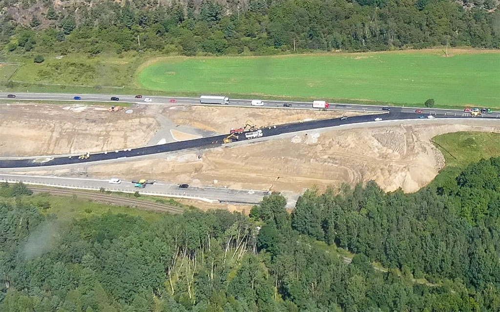 Lubenec_napojení_I6_směr_Praha_výřez_Václav Budín_25-08-2021.jpg