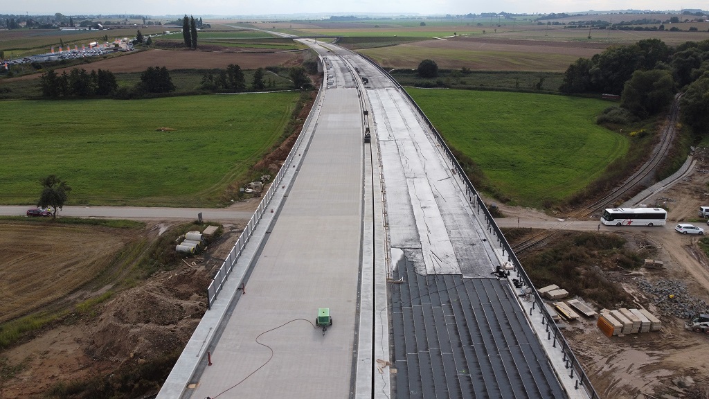 detail, směr Hradec Králové