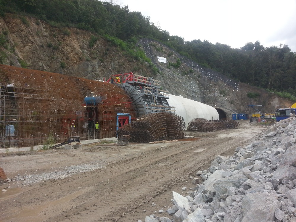 Zabetonováno 8 bloků.