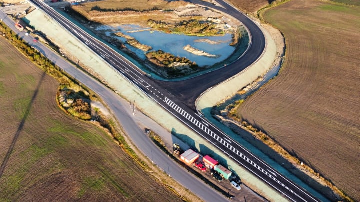 D35 Časy-Ostrov. MUK Dašice,vodorovné značení 30.9.2021