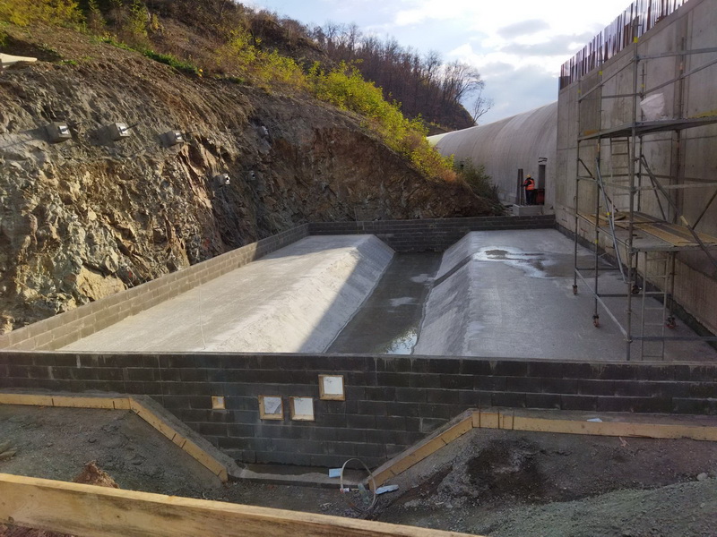 Technologický objekt dostává tvar.