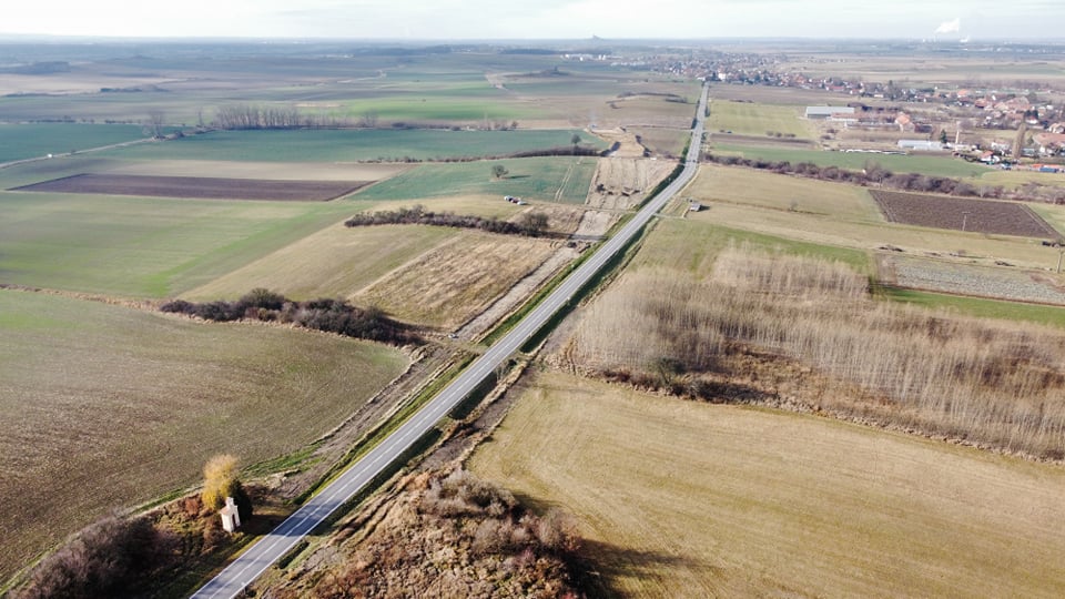 Přivaděč k D35 Holice-Časy 23.11.2021-Aktuálně probíhající archeologický průzkum.