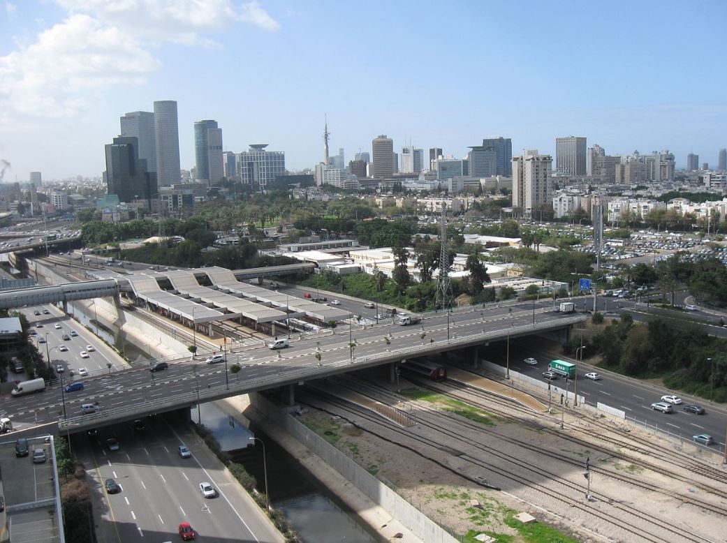 Ayalon a hlavní železniční stanice TA