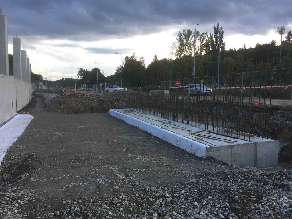 budoucí jízdní pruh směr Pisárky