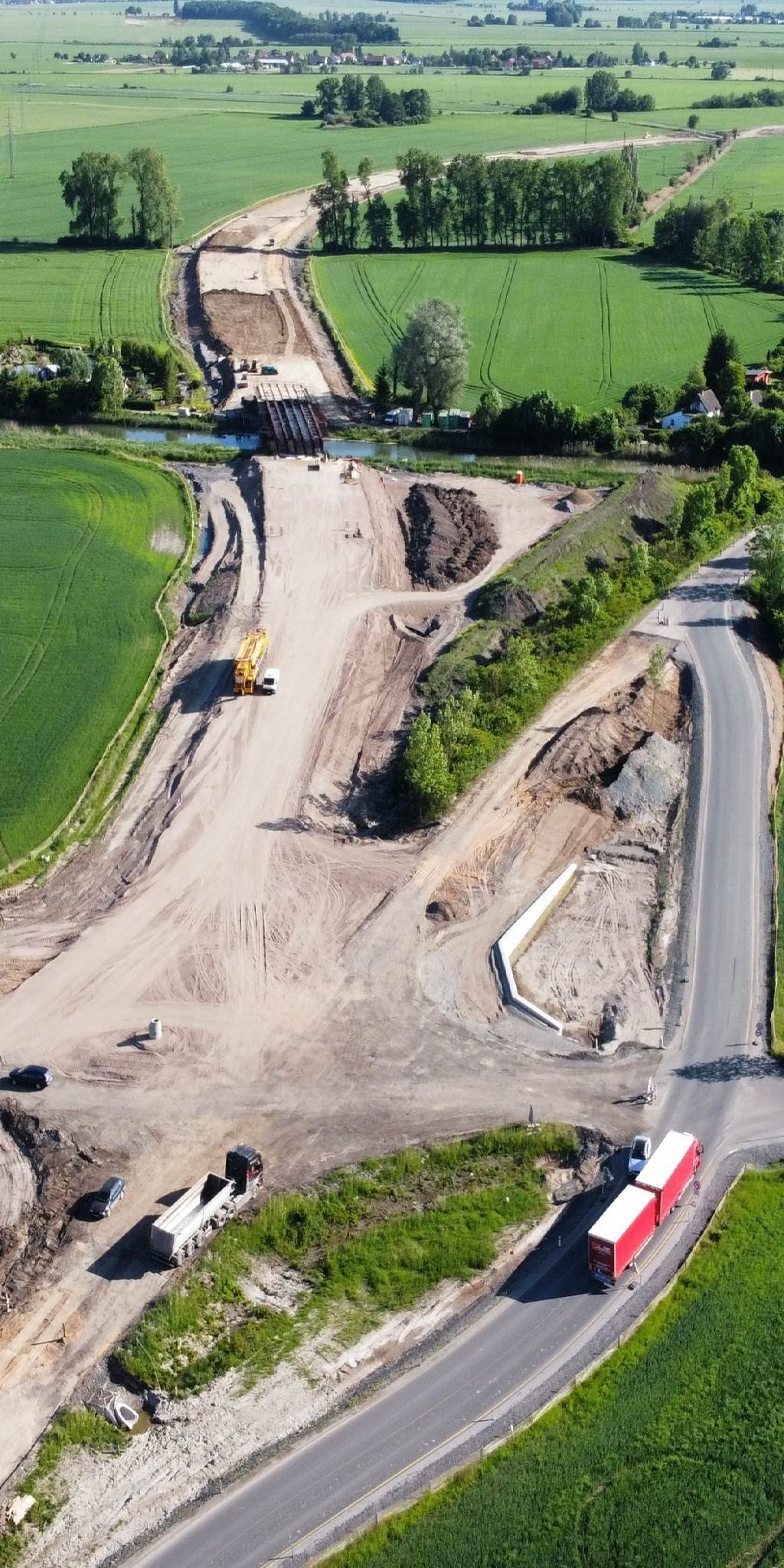 Obchvat/přivaděč k D35-Dašice.Stav 30.5.2023