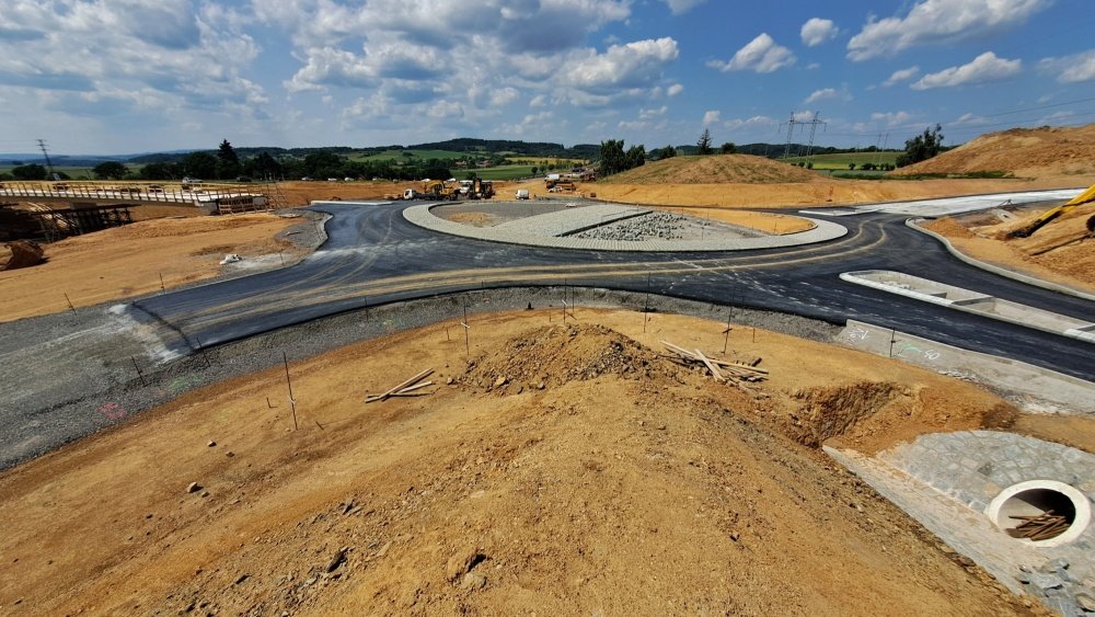 východní OK v MÚK Těchařovice