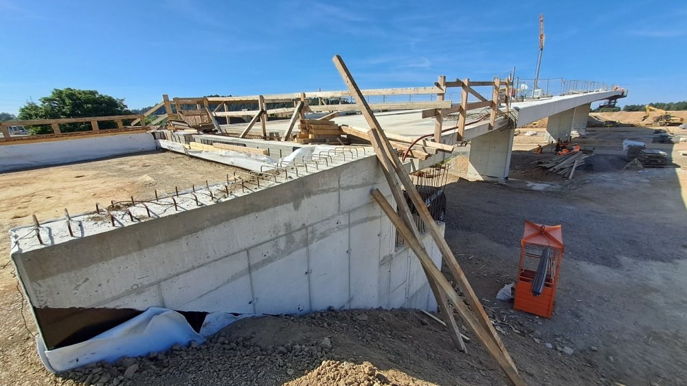 most přes D4 u Buku