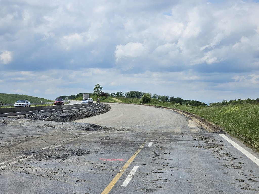 Odtěžení původních vrstev u tzv. sesuvu