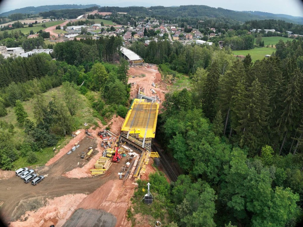obchvat 22.7.2024 most přes trať 1.jpg