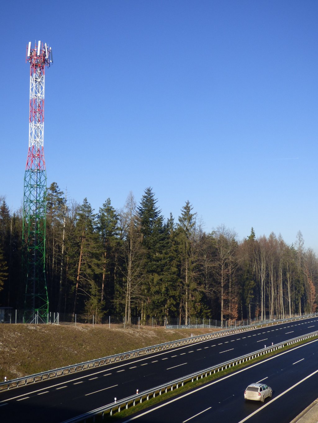 D3 0310 II Hodějovice-Třebonín BTS.JPG