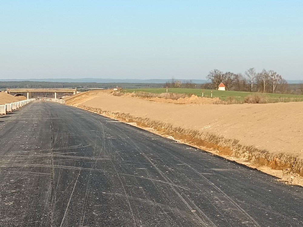 Směrem od Locusu Perenis