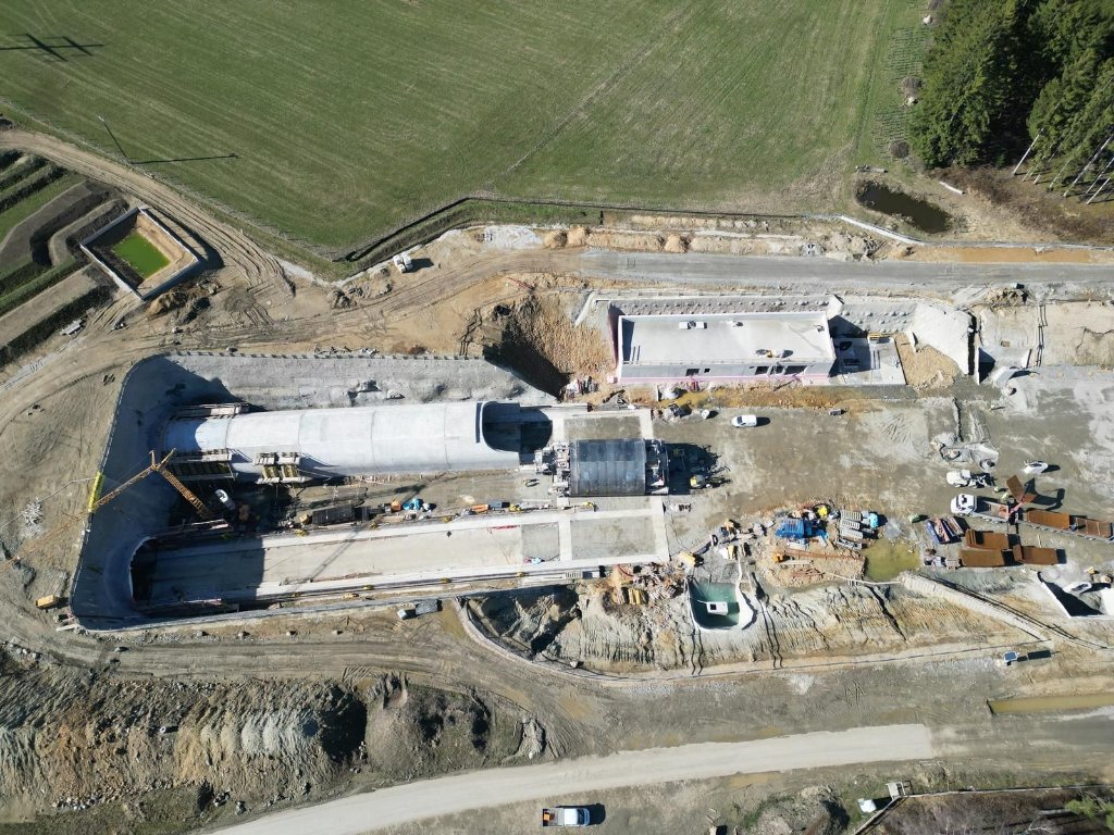 Tunnel Vierzen Nord 002-modified.jpg