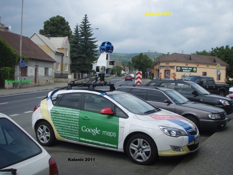 Google autíčko - posádka na obědě
