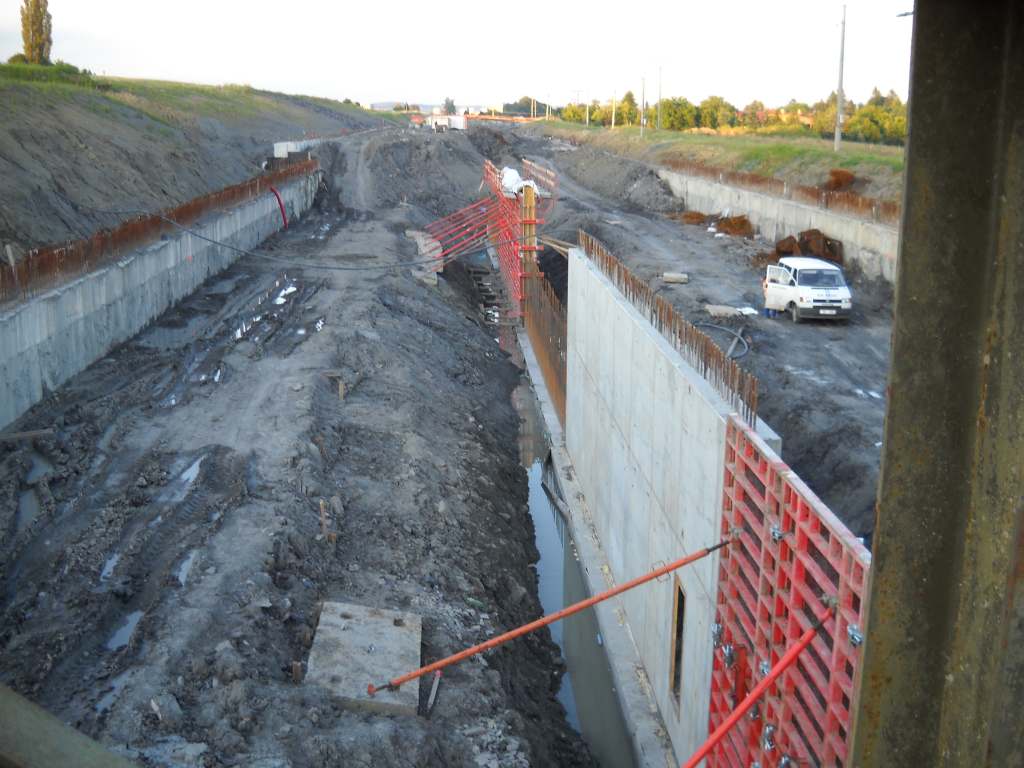 tunel směrem východ