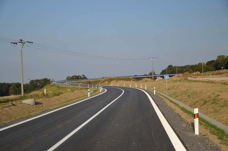 Esíčko před nadjezdem přes R48