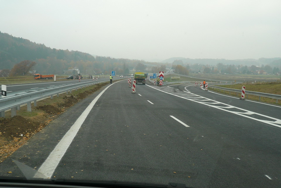 směr Česká Lípa, vpravo odbočka na Hrádek nad Nisou