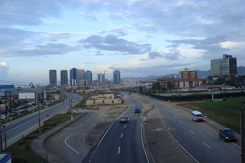 vjezd do města od východní strany, vjezd prošel přestavbou na 2x2 jízdní pruhy