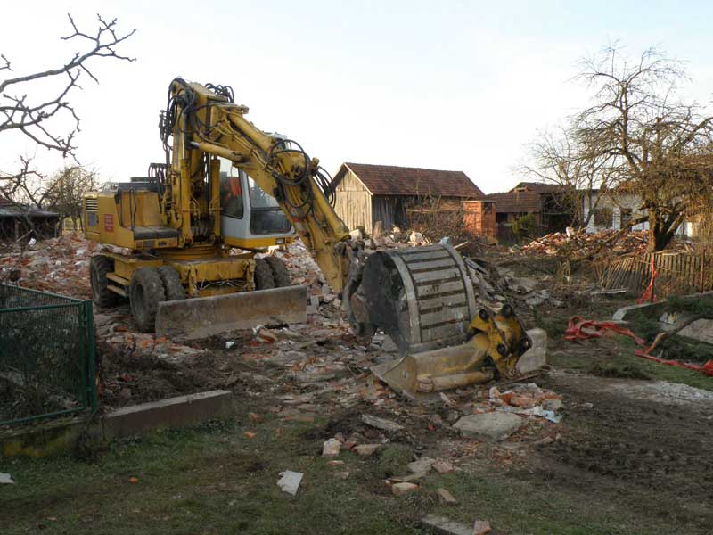 vypadá to na standardní rovinku, ovšem původně v zastavaném území, cena je průměrná chorvatským poměrům ... spíše to prodražení je ukazatel posledních let