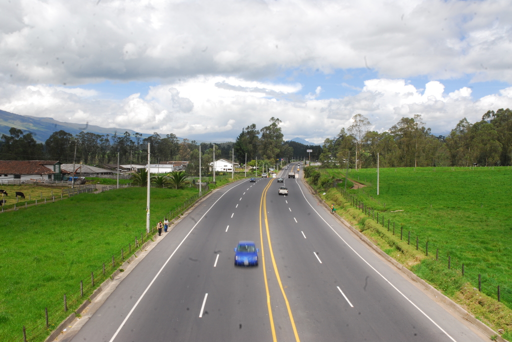 státní silnice E35, Vía Panamericana, úsek dálničního typu Tambillo - Alóag
