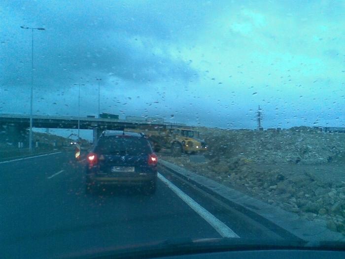 MUK R8 veselska kbelska prevazeni kamenu (700x525).jpg