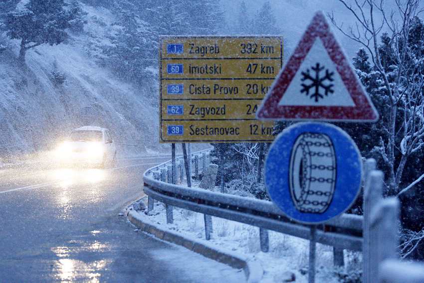oblast Dalmácie zasypal sníh v rozmezí 40cm až 150cm během 1,5 dne