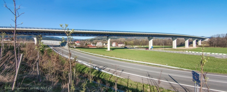 .<br /><br />Celkový pohled na estakádu od V.<br />.