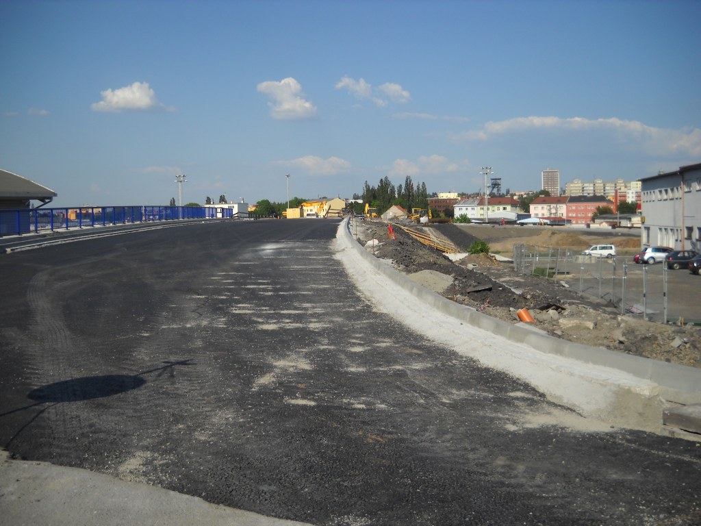 most u autosalónu
