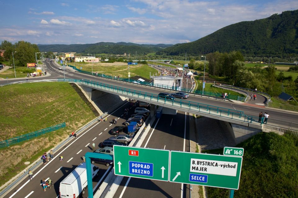 R1-1.jpg