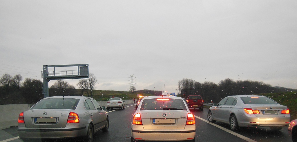 před hranicemi těsně před zprůjezdněním A1