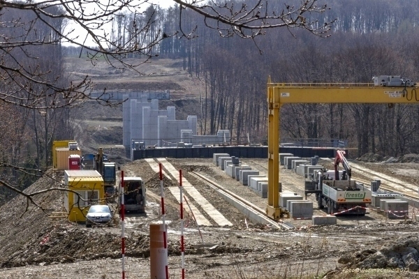 .<br />SO 206 -přemostění údolí potoka Hrabyňka.