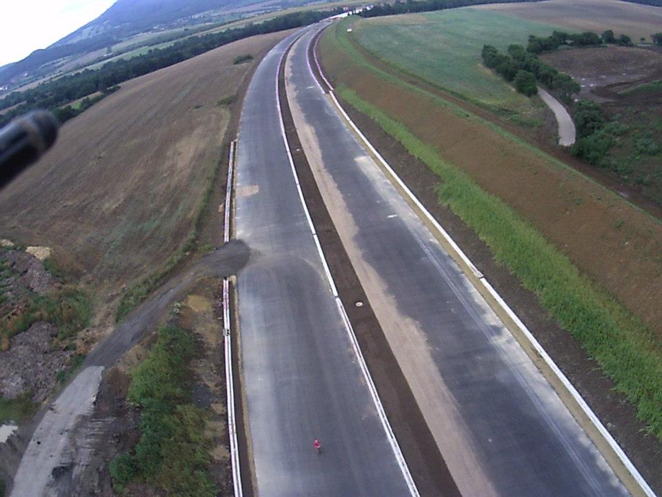 Před mostem Oparno.